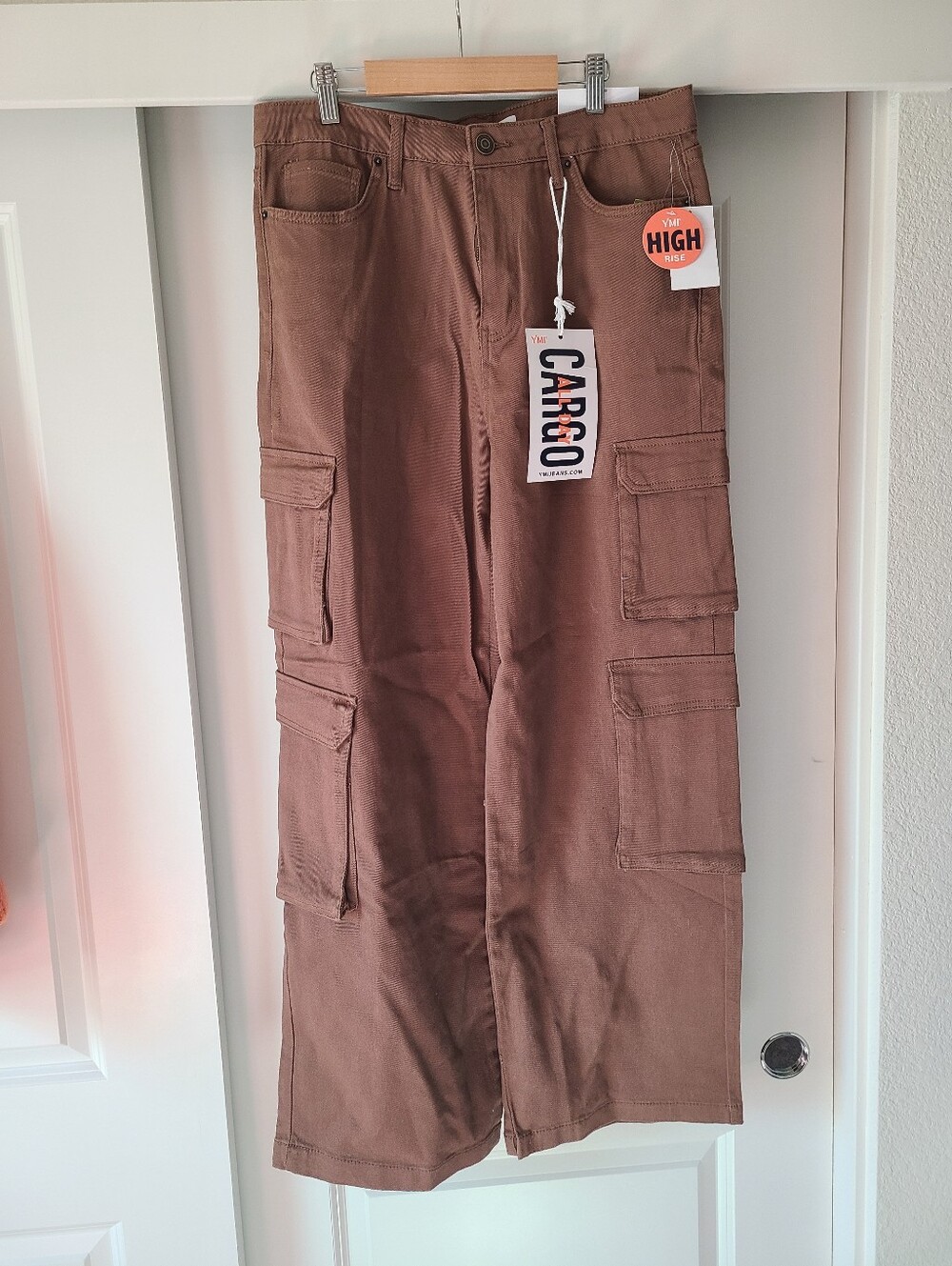 NWT YMI High Rise Wide Leg Brown Cargo Pants - Picture 3 of 9